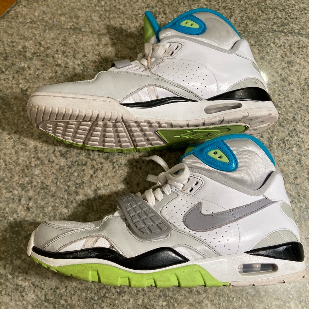 Men’s Nike air sneakers